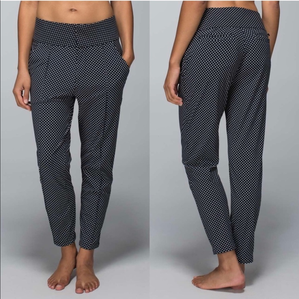 Lululemon Black Polka Dot Departure Pants size 6